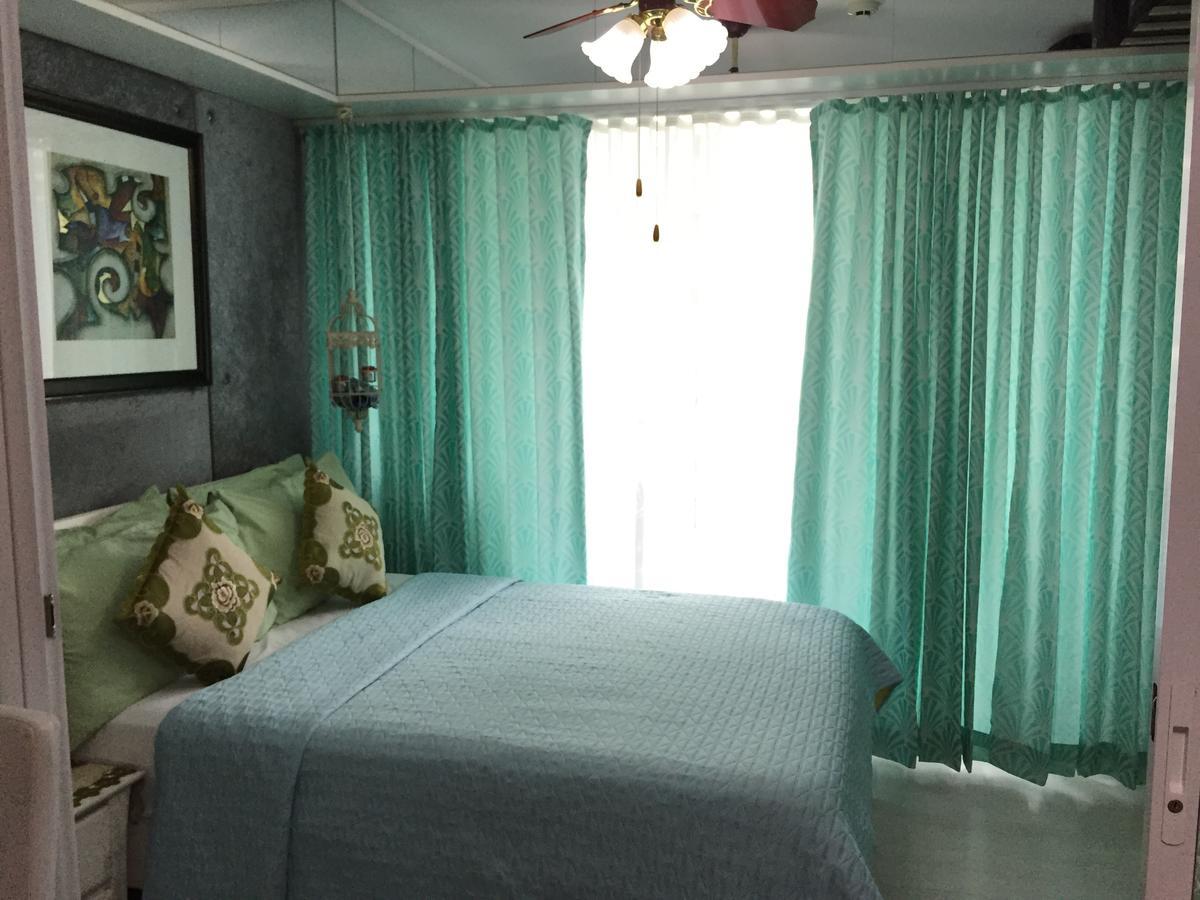 Azure Urban Resort Res. Paranaque City Exterior foto